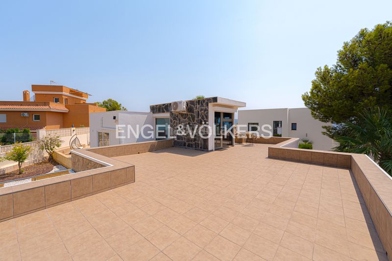 Foto 780fe72e-ea72-44b6-b220-435e28f2720b. Casa amb piscina a Coloma Nucia (la)