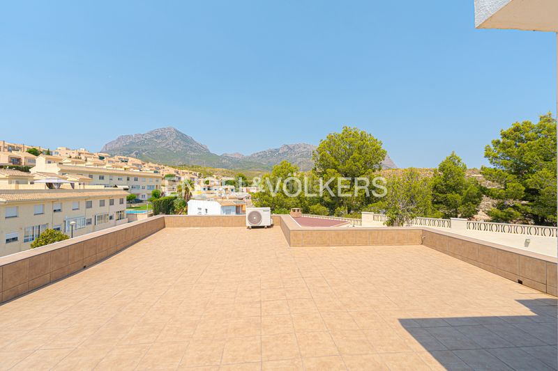 Foto b7f9c1d9-70be-4aaa-81ad-e8b3cc63e139. Casa amb piscina a Coloma Nucia (la)