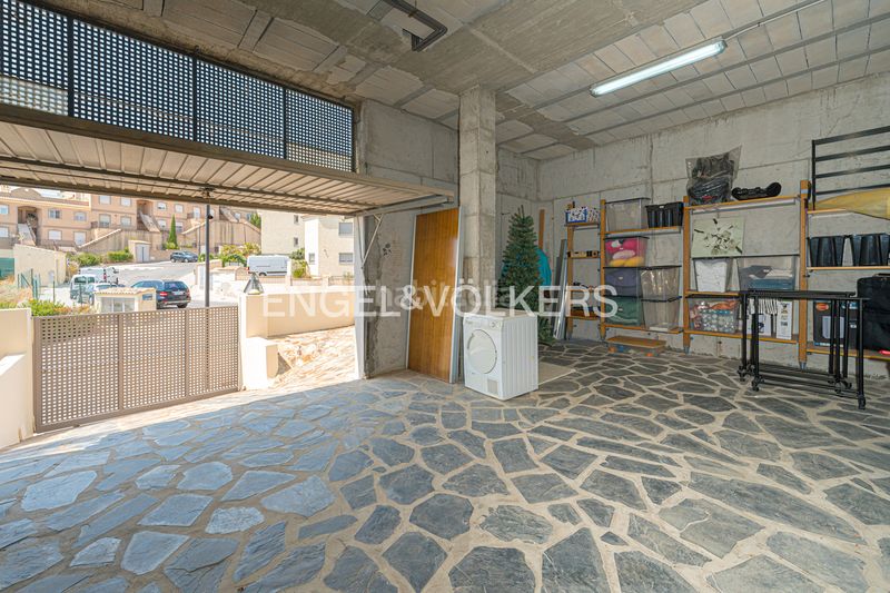 Foto c990b60c-344b-458f-9696-03443fa4e7fe. Casa amb piscina a Coloma Nucia (la)