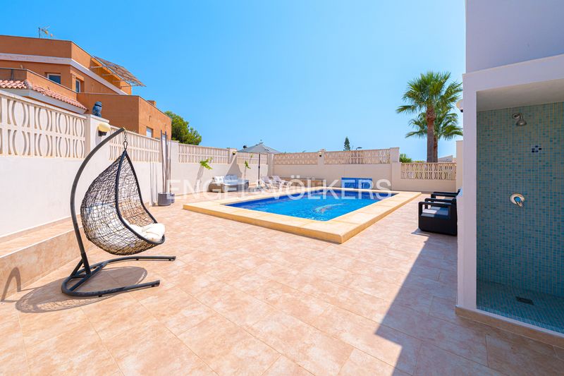 Foto ce8a38b2-2381-453a-9dde-88947d459654. Casa amb piscina a Coloma Nucia (la)