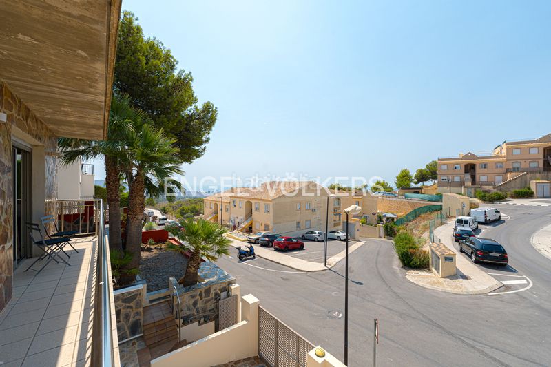 Foto d4e3f0a5-db27-45ad-bcc0-1a91d99122b7. Casa amb piscina a Coloma Nucia (la)