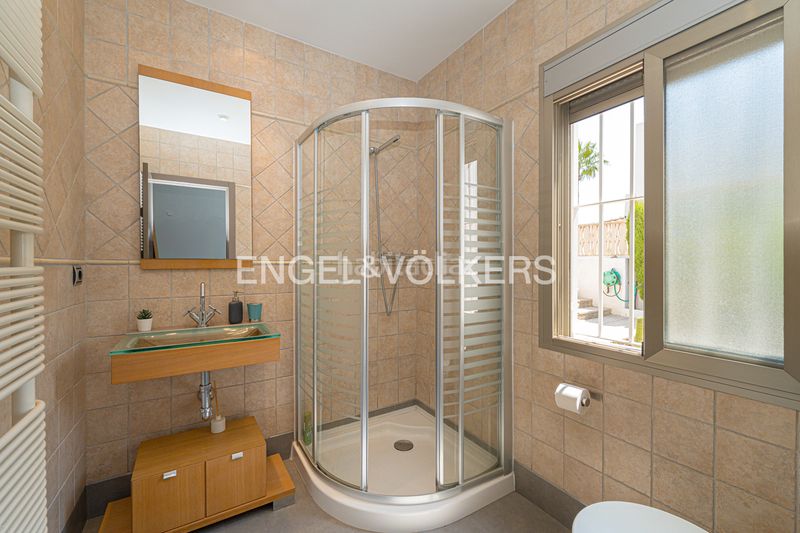 Foto d83d9cdb-6397-4676-9599-7ac9f4b57e70. Casa amb piscina a Coloma Nucia (la)