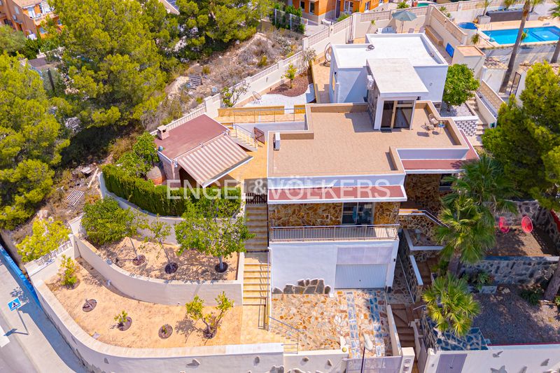 Foto edb3047d-12aa-4383-a2c5-f59f72c9337c. Casa amb piscina a Coloma Nucia (la)