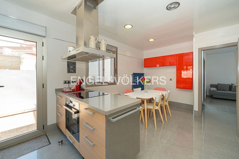 Foto f755b1dc-dc5b-48fb-abc7-3c9324623e2e. Casa amb piscina a Coloma Nucia (la)