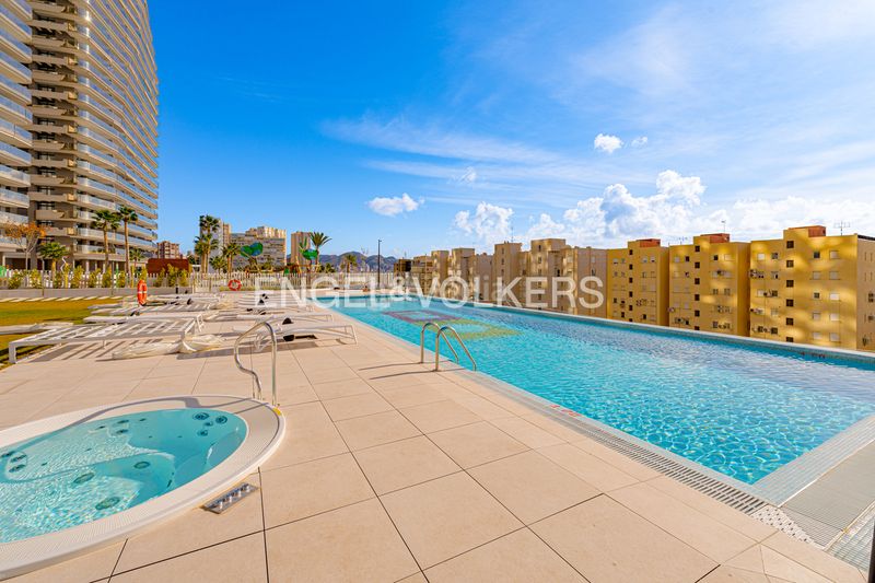 Foto 39cdfbec-54fb-4825-a2b7-4abca14ac96e. Apartament amb piscina a Levante Alto Benidorm