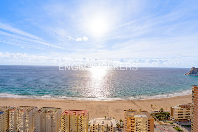 Foto e26855a2-939e-4500-9d55-b16bacfec290. Apartament amb piscina a Levante Alto Benidorm