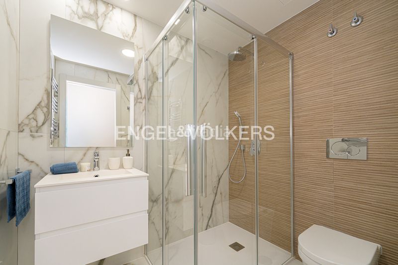 Foto f1d73aef-b7fb-48f3-8677-3fb860b94ad4. Apartament amb piscina a Levante Alto Benidorm