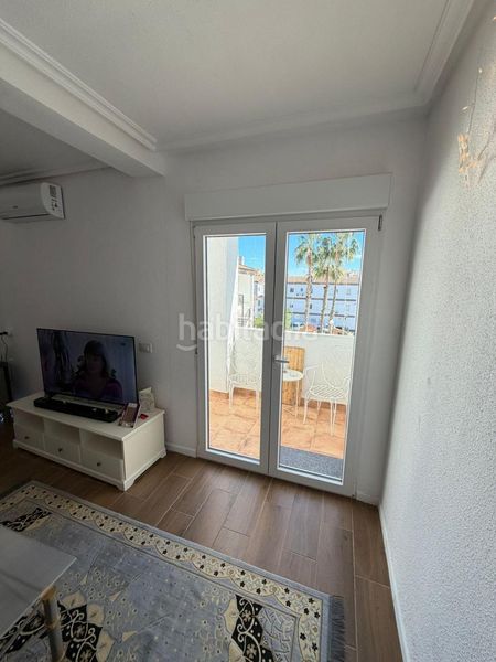 Foto a6c2e172-5c21-4ac0-916f-2ce73dd5ea64. Apartament amb piscina a Punta Prima Torrevieja
