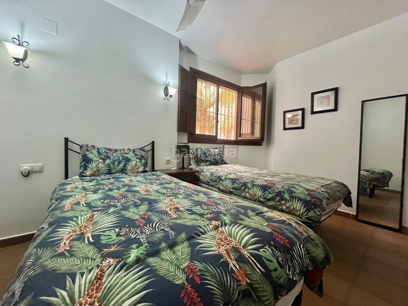 Foto 18628f3d-c529-48e3-b698-f5aa3ac15b57. Casa amb calefacció aparcament piscina a Punta Prima Torrevieja