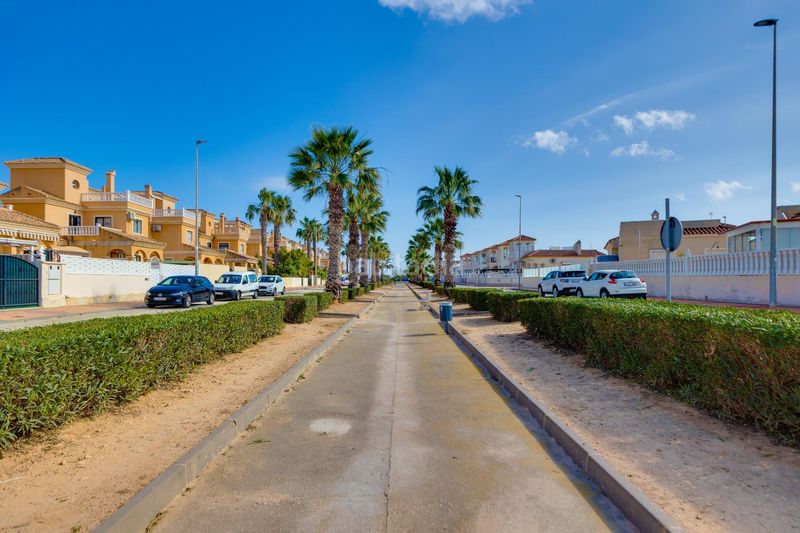 Foto 79c50eac-6103-43c1-aed4-a2ecbda66506. Xalet amb aparcament piscina a Algorfa