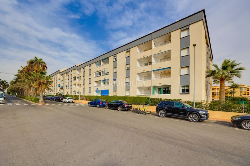 Foto 143b2203-5ac9-45e0-aab6-591be55f0c87. Apartament amb aparcament piscina a Punta Prima Torrevieja