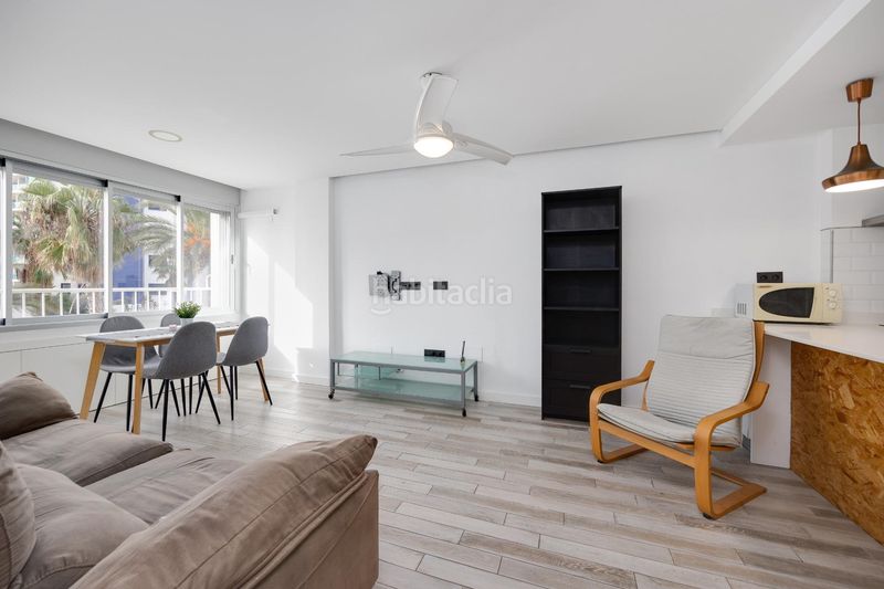 Foto 57d2cb31-3342-4c68-8568-9fb990736e92. Apartament amb aparcament piscina a Punta Prima Torrevieja