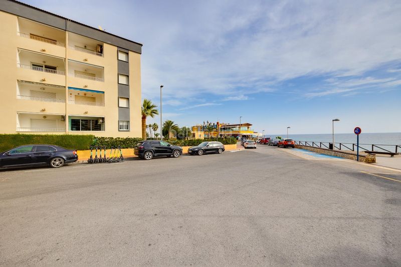 Foto 7f014007-6317-4cd0-b626-721d4a3cc77e. Apartament amb aparcament piscina a Punta Prima Torrevieja