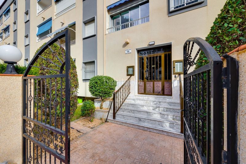 Foto 9da786b0-8bdb-4876-b6f6-0c8c58592779. Apartament amb aparcament piscina a Punta Prima Torrevieja