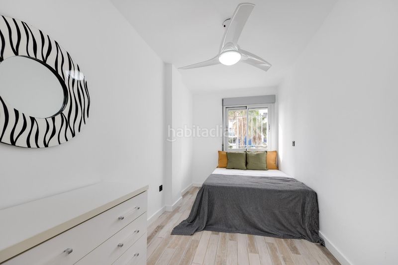 Foto cbb23e5e-e458-4ae5-a8dc-390b5b5319db. Apartament amb aparcament piscina a Punta Prima Torrevieja