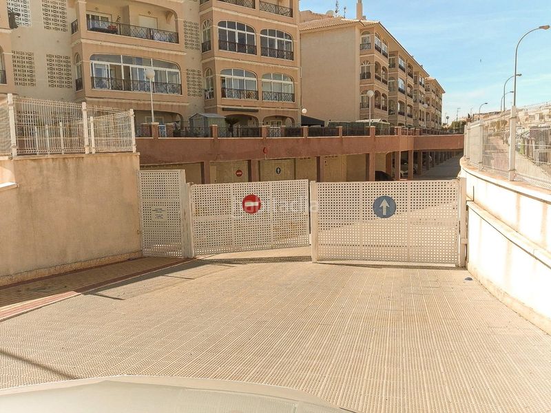 Foto eebc4cea-7738-449d-877c-bcd50c2e5677. Apartament amb piscina a Playa Flamenca Orihuela
