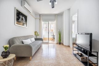 Appartement  San julian. Apartamento moderno de un dormitorio con terraza y piscina en to