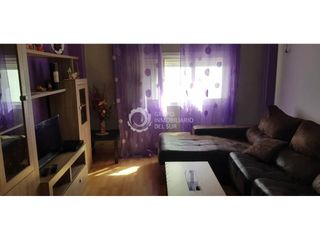 Appartement  Calle guatemala. Piso luminoso con garaje en la barriada del río san pedro, a un