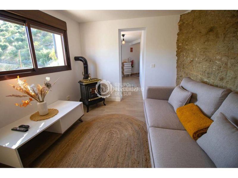 Foto c8b8719a-a988-42df-9356-72d234e8b393. Casa a Setenil de las Bodegas