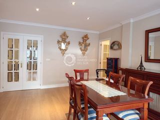 Pis  Avenida cayetano del toro. Gran piso en venta en av. cayetano del toro, cádiz capital