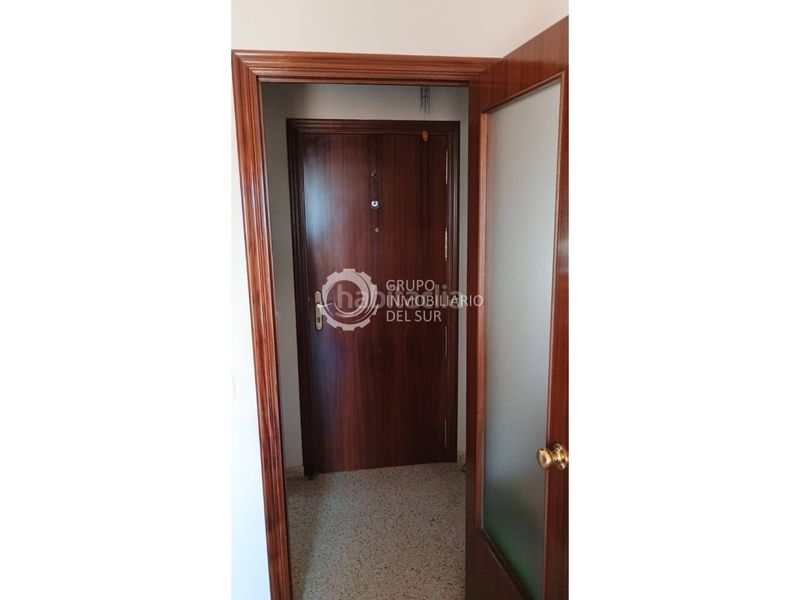 Foto d91bd629-cddc-4bc6-81cf-902de7097382. Àtic amb calefacció aparcament a astilleros - la paz - loreto - el corte inglés Cádiz
