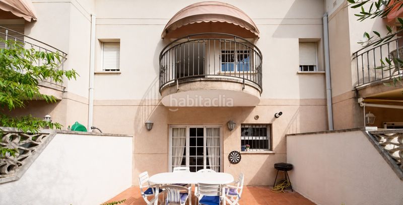 Foto d14fafaf-0480-48a6-9708-f4d198d4ca01. Casa adossada amb calefacció aparcament a Lluminetes Castelldefels