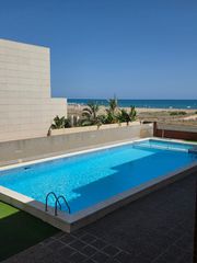 Piccolo appartamento in Baixador. Exclusivo apartamento en primera línea de mar en castelldefels