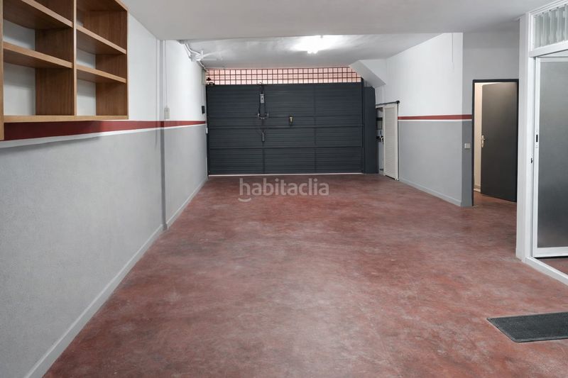Foto f460e133-2527-49ec-adfb-87831315e799. Casa adossada amb xemeneia calefacció aparcament piscina a Castelldefels