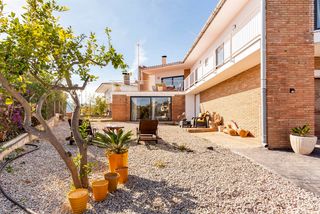 Lloguer Xalet a La Sentiu. Chalet independiente en la sentiu con piscina climatizada y gran