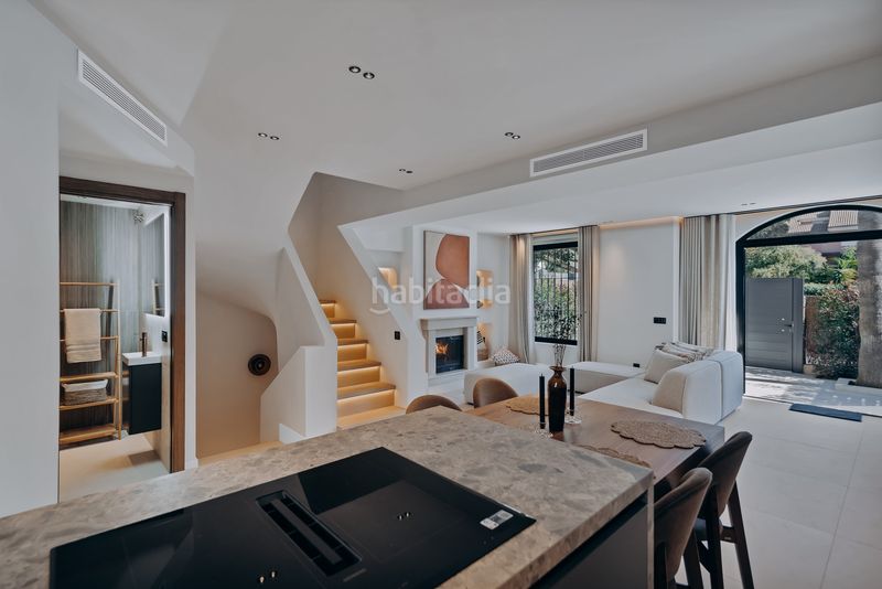 Foto 2ebf85d6-a265-4fe2-aa22-1c181c9aeb6d. Casa aparellada amb calefacció aparcament piscina a Marbella