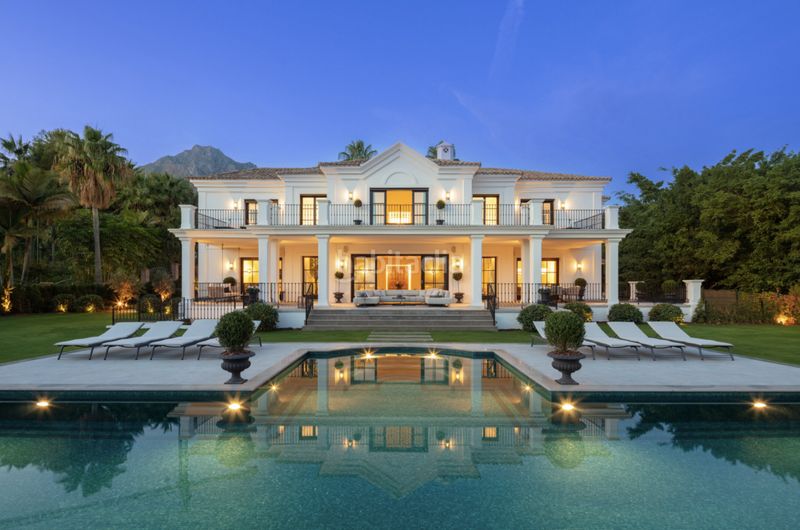 Foto a56b7bba-398b-4b84-adc7-55d2807049de. Casa amb aparcament piscina a Puente Romano Marbella