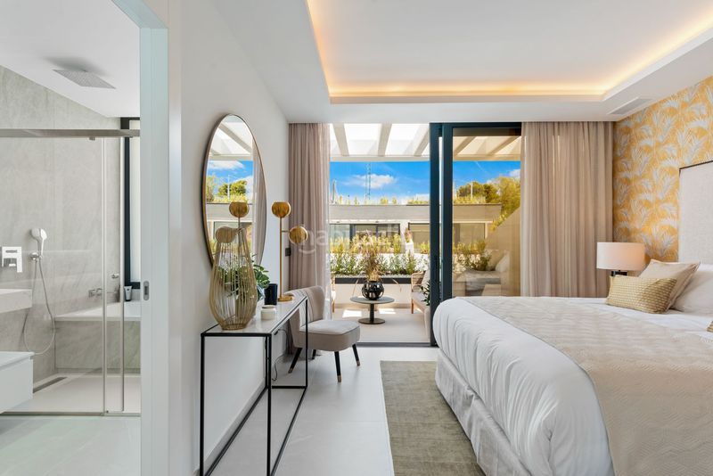 Foto d9a0b422-2bbd-4e73-9c79-1ec8bef4874b. Casa amb calefacció aparcament a Puerto Banús Marbella