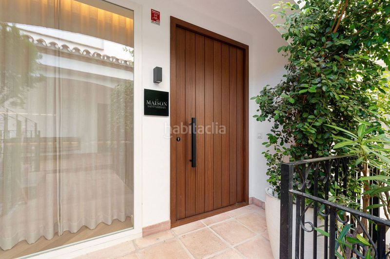 Foto 4415098c-e3a1-44d5-b33d-753c1298e800. Casa aparellada amb calefacció aparcament piscina a Marbella