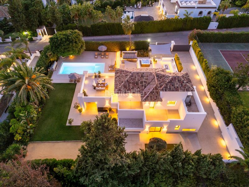 Foto 5f7a43a9-3fc4-4703-8559-a01607918f30. Casa amb aparcament piscina a Casco Antiguo Marbella
