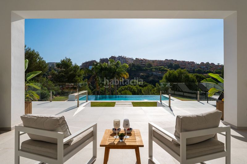 Foto 1a9638f7-1966-440e-95a7-dac601b0f56c. Casa amb calefacció aparcament piscina a Elviria Marbella