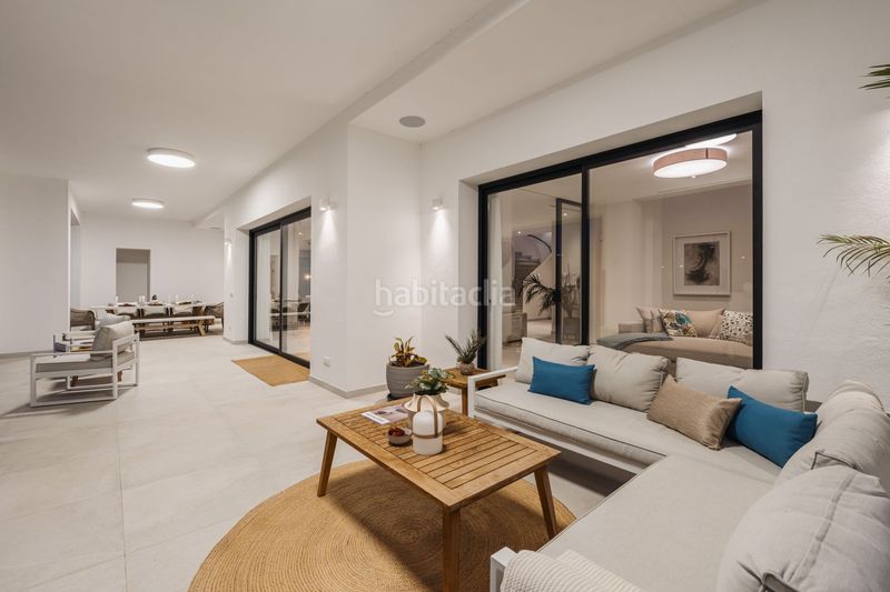 Foto 24f8822a-4b0a-4806-81b8-2d2b3592270a. Casa amb calefacció aparcament piscina a Elviria Marbella
