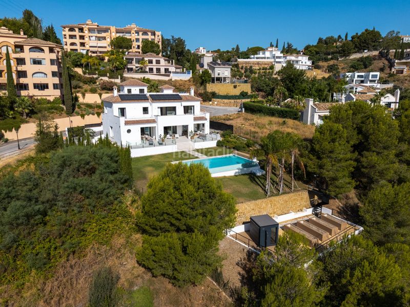 Foto 74a25f3c-3689-496c-94f8-3429cee4f53d. Casa amb calefacció aparcament piscina a Elviria Marbella
