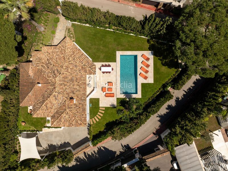 Foto e59e37af-9d0b-4dda-8dd4-c6092e5f26c2. Casa amb calefacció aparcament piscina a Casco Antiguo Marbella