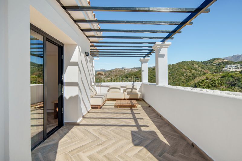 Foto 68305182-f4ba-4878-a39d-c9228e775a21. Àtic amb calefacció aparcament piscina a La Quinta Benahavís