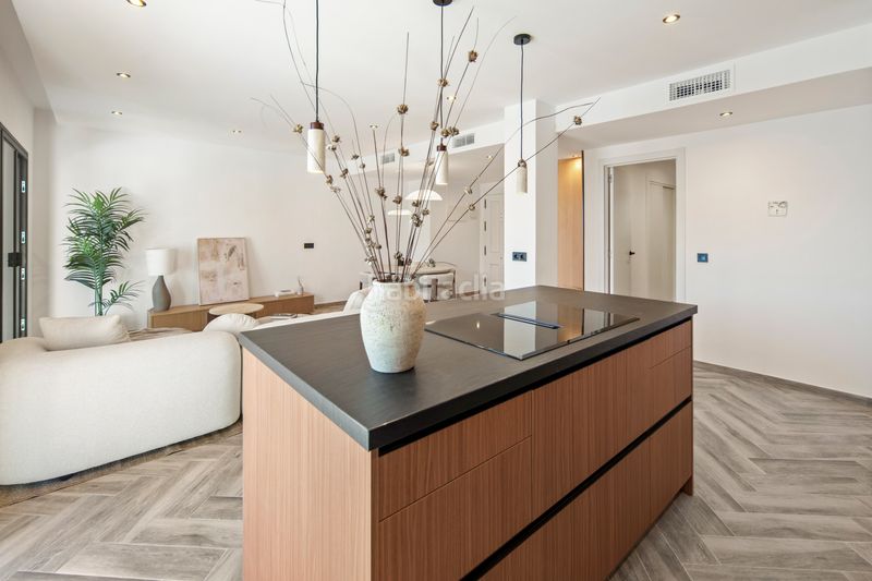 Foto c97e6a8e-ccd8-4891-9aa6-02e85c41a305. Àtic amb calefacció aparcament piscina a La Quinta Benahavís