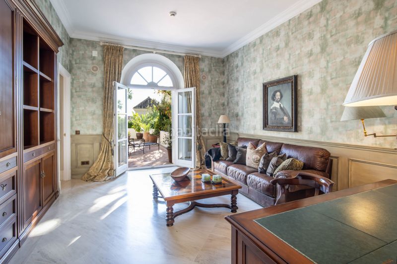 Foto 8455c4a4-58df-4cae-b38a-2f3b7b6fb3d4. Casa amb calefacció aparcament piscina a Puente Romano Marbella