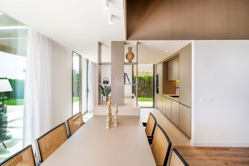 Foto 2c654827-2b1f-4c94-8ee0-90b97fabf260. Casa amb calefacció aparcament piscina a Paraiso - Barronal Estepona