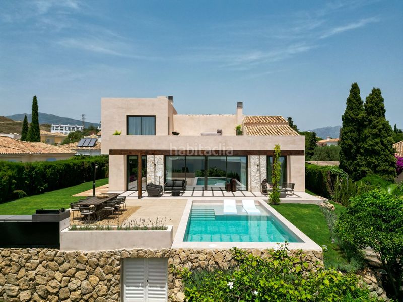 Foto bdd0aad0-3592-4591-8fa6-b39e79d9f8bd. Casa amb calefacció aparcament piscina a Paraiso - Barronal Estepona