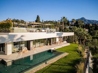 Casa a Nueva Andalucía centro