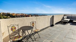 Attico in El Faro de Calaburra - Chaparral. Atractivo apartamento se encuentra en riviera del sol