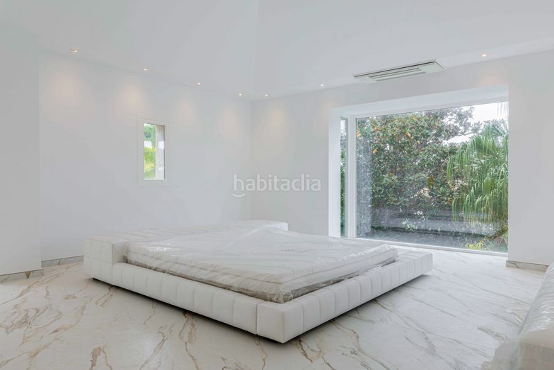 Foto 01d8c4af-e809-41f0-beea-687f83a34fc8. Casa amb aparcament piscina a Playa Bajadilla - Puertos Marbella