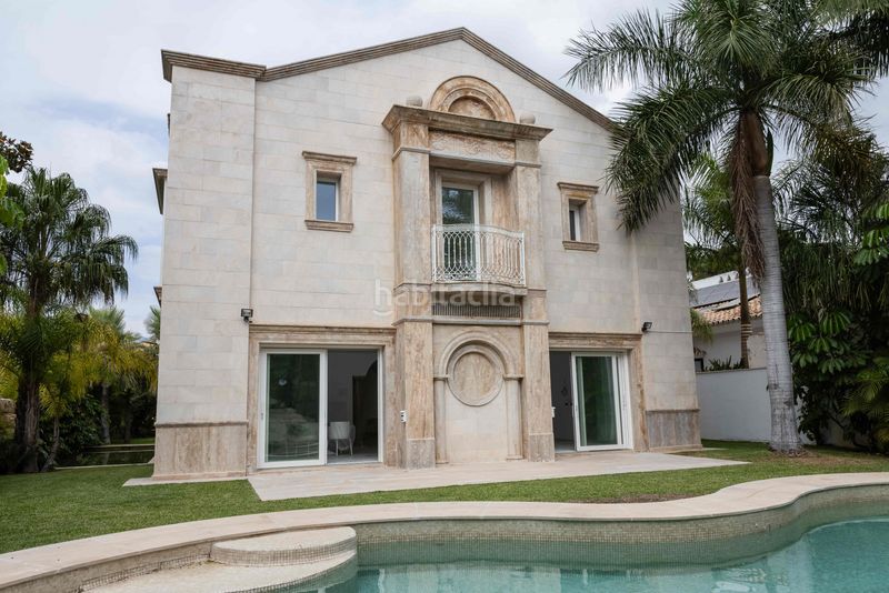 Foto 2073a64a-9b4a-4033-b2dd-5ad4583a05f5. Casa amb aparcament piscina a Playa Bajadilla - Puertos Marbella
