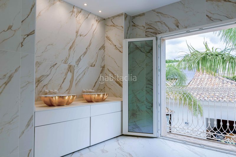 Foto 2f880c3e-d634-4fd3-938b-f130cdc0f0f0. Casa amb aparcament piscina a Playa Bajadilla - Puertos Marbella