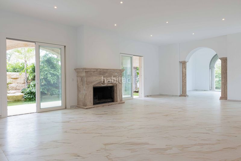 Foto f7ed7565-5158-483a-afa9-24f63f99f1a4. Casa amb aparcament piscina a Playa Bajadilla - Puertos Marbella