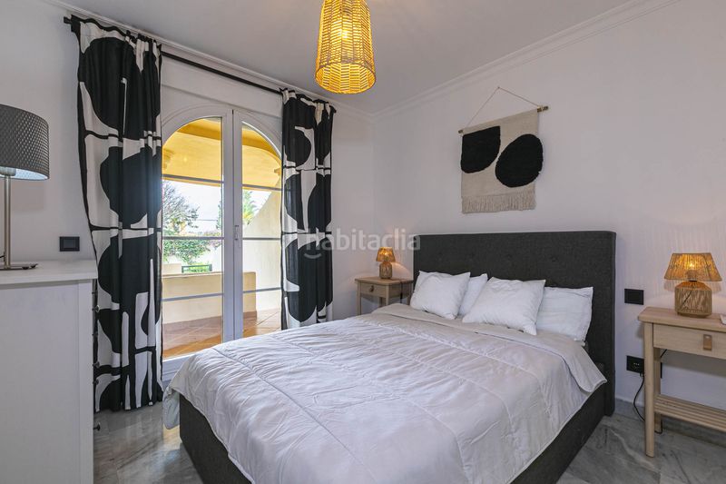 Foto 5342f733-61ad-4d2d-973a-8ddc41c30bbc. Apartament amb calefacció aparcament piscina a Nueva Andalucía centro Marbella
